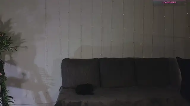 Snapshot of MelodyKey chatting on March 5, 2025, 5:18 pm MelodyKey online show from March 5, 2025, 5:18 pm