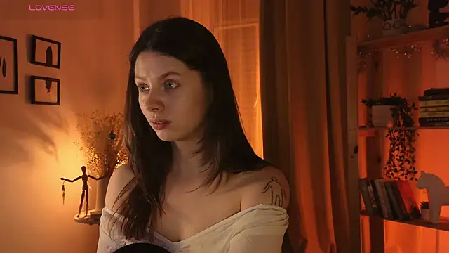 Snapshot of MelodyKey chatting on December 12, 2024, 2:22 pm MelodyKey online show from December 12, 2024, 2:22 pm