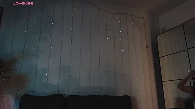 Snapshot of MelodyKey chatting on February 9, 2025, 5:43 pm MelodyKey online show from February 9, 2025, 5:43 pm