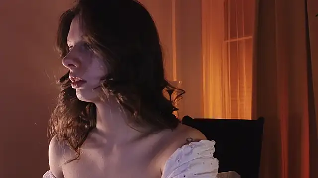 Snapshot of MelodyKey chatting on December 15, 2024, 3:31 pm MelodyKey online show from December 15, 2024, 3:31 pm