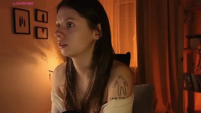 Snapshot of MelodyKey chatting on December 12, 2024, 5:48 pm MelodyKey online show from December 12, 2024, 5:48 pm