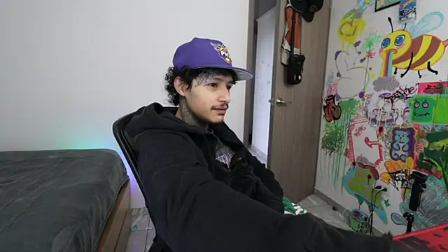 Snapshot of trieone chatting on February 13, 2026, 1:44 pm trieone online show from February 13, 2026, 1:44 pm