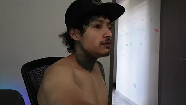 Snapshot of trieone chatting on February 9, 2026, 4:05 pm trieone online show from February 9, 2026, 4:05 pm