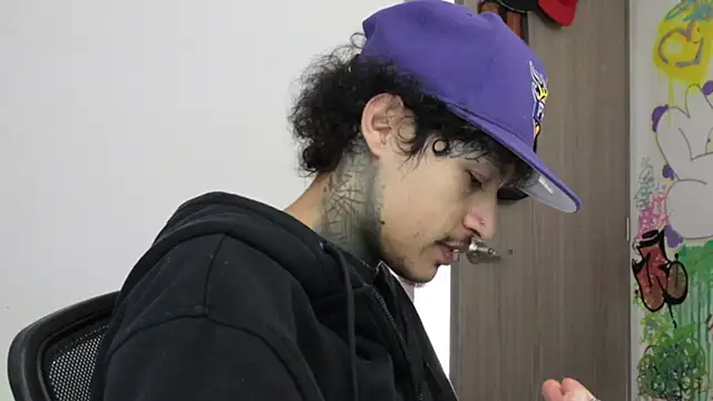 Snapshot of trieone chatting on February 11, 2026, 1:22 pm trieone online show from February 11, 2026, 1:22 pm