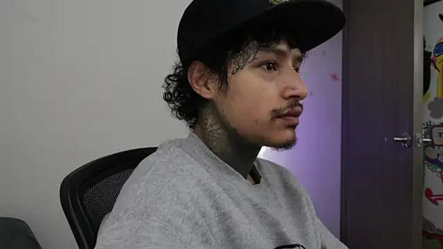 Snapshot of trieone chatting on January 9, 2026, 1:51 pm trieone online show from January 9, 2026, 1:51 pm