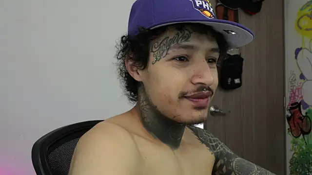 Snapshot of trieone chatting on February 8, 2026, 3:10 pm trieone online show from February 8, 2026, 3:10 pm