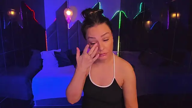 Snapshot of MilenaMellow chatting on November 13, 2025, 8:35 pm MilenaMellow online show from November 13, 2025, 8:35 pm