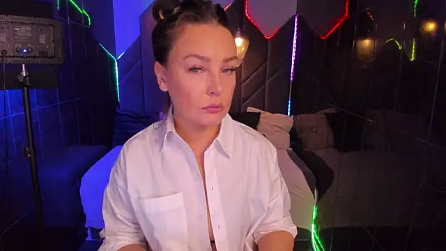 Snapshot of MilenaMellow chatting on November 20, 2025, 8:31 pm MilenaMellow online show from November 20, 2025, 8:31 pm