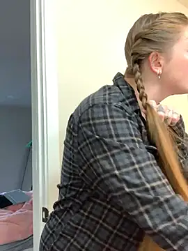 Snapshot of PussiesnCream_ chatting on February 2, 2026, 5:12 pm PussiesnCream online show from February 2, 2026, 5:12 pm