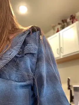 PussiesnCream  online show from April 9, 2026, 4:35 pm