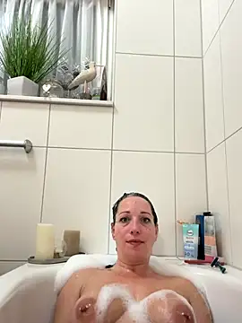 Snapshot of Viola_Beck chatting on October 19, 2025, 6:54 pm Viola Beck online show from October 19, 2025, 6:54 pm