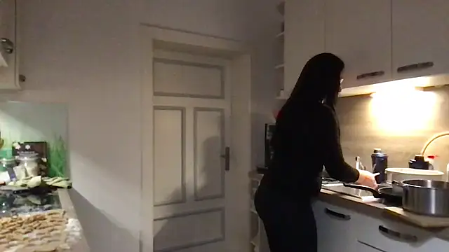 Snapshot of Viola_Beck chatting on December 21, 2025, 4:52 pm Viola Beck online show from December 21, 2025, 4:52 pm