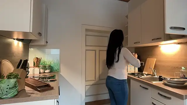 Snapshot of Viola_Beck chatting on February 11, 2026, 10:59 am Viola Beck online show from February 11, 2026, 10:59 am