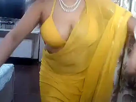 Snapshot of yourradhika chatting on March 6, 2025, 5:43 pm yourradhika online show from March 6, 2025, 5:43 pm