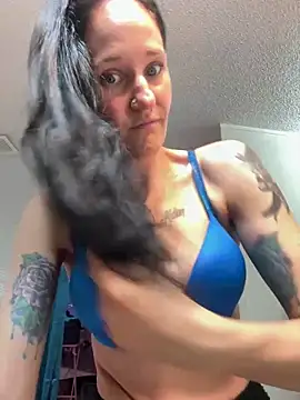 Snapshot of lolabunny9 chatting on March 17, 2025, 12:57 pm lolabunny9 online show from March 17, 2025, 12:57 pm