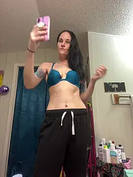 Snapshot of lolabunny9 chatting on February 9, 2025, 3:12 pm lolabunny9 online show from February 9, 2025, 3:12 pm