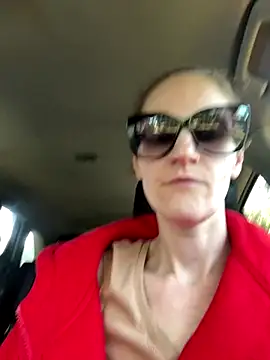 Snapshot of lolabunny9 chatting on November 16, 2025, 6:45 pm lolabunny9 online show from November 16, 2025, 6:45 pm