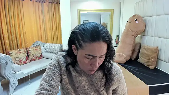 gaby trent online show from October 10, 2025, 1:45 pm