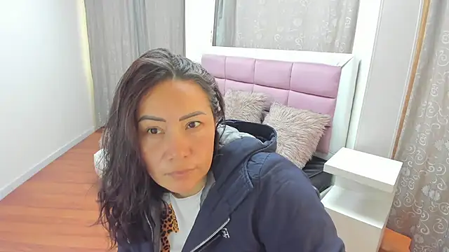 Snapshot of gaby_trent chatting on July 21, 2026, 2:40 pm gaby trent online show from July 21, 2026, 2:40 pm