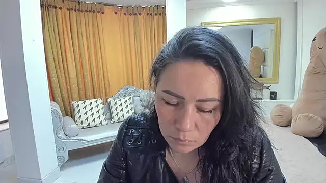 gaby trent online show from October 25, 2025, 2:07 pm