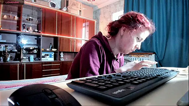 Snapshot of pa1e_pr1ncess chatting on March 21, 2025, 8:50 am pa1e pr1ncess online show from March 21, 2025, 8:50 am