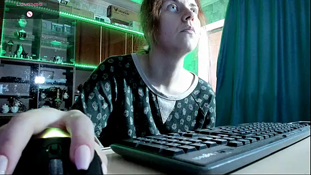 Snapshot of pa1e_pr1ncess chatting on September 10, 2025, 7:18 am pa1e pr1ncess online show from September 10, 2025, 7:18 am