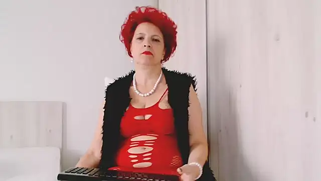 Snapshot of MilfSupreme chatting on October 2, 2025, 11:35 am MilfSupreme online show from October 2, 2025, 11:35 am