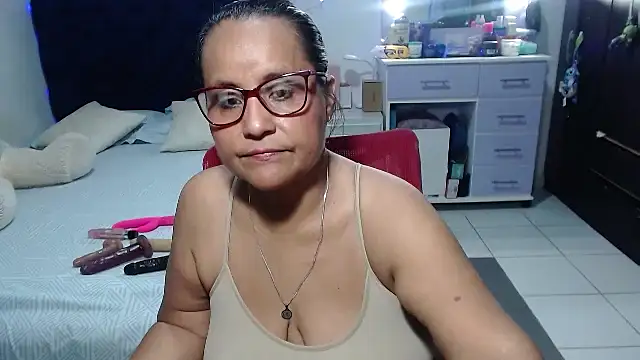 pervert mommy  online show from May 13, 2026, 10:33 am