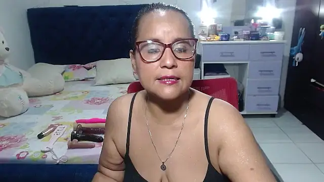 pervert mommy  online show from April 18, 2026, 10:28 am