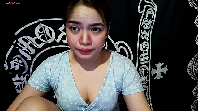 Snapshot of _preciousmoira_ chatting on May 27, 2026, 12:09 am preciousmoira online show from May 27, 2026, 12:09 am