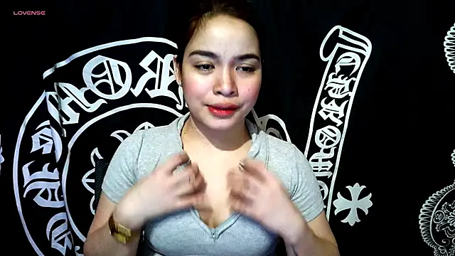 Snapshot of _preciousmoira_ chatting on May 18, 2026, 12:11 am preciousmoira online show from May 18, 2026, 12:11 am