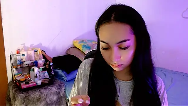 SweetLilly 18 online show from November 8, 2025, 2:04 am