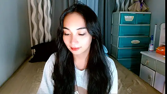 SweetLilly 18 online show from May 25, 2026, 4:34 am