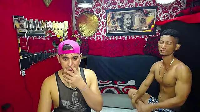 Snapshot of PEINBOYS chatting on October 15, 2025, 7:22 pm PEINBOYS online show from October 15, 2025, 7:22 pm