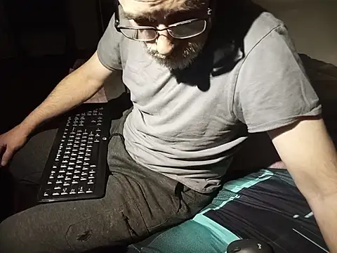 Kitrider online show from March 28, 2026, 3:40 am