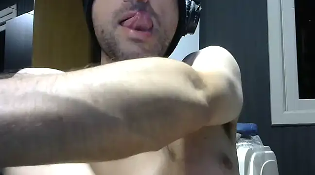 Snapshot of gauchors20 chatting on February 15, 2025, 3:20 am gauchors20 online show from February 15, 2025, 3:20 am