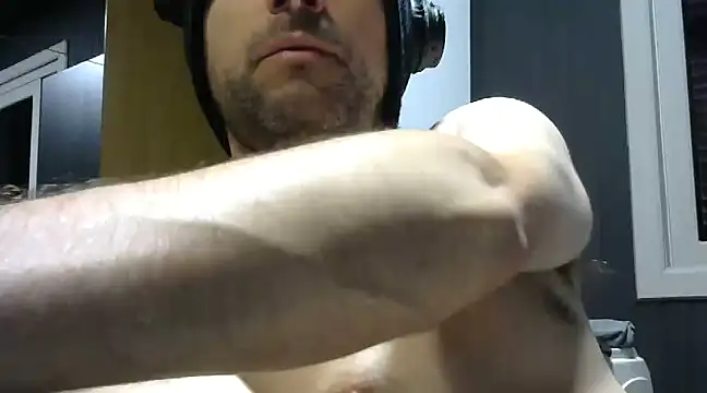 Snapshot of gauchors20 chatting on December 29, 2024, 10:56 am gauchors20 online show from December 29, 2024, 10:56 am