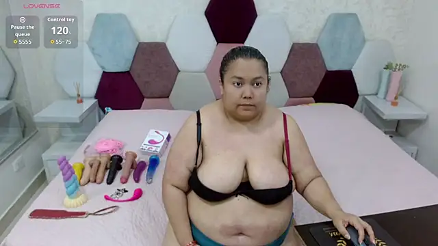 Snapshot of angel_blue chatting on April 21, 2026, 3:07 pm angel blue online show from April 21, 2026, 3:07 pm