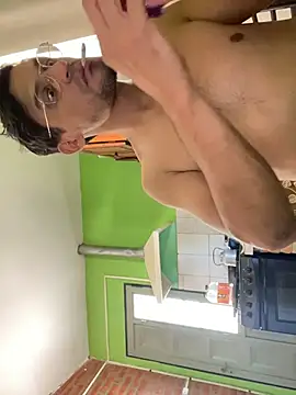 Yaoyepe online show from December 4, 2025, 4:39 pm