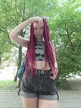 Snapshot of Frost_foxy chatting on June 25, 2026, 2:31 am Frost foxy online show from June 25, 2026, 2:31 am