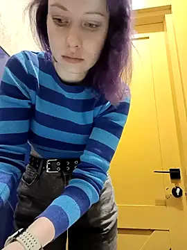 Snapshot of Frost_foxy chatting on January 19, 2025, 6:53 am Frost foxy online show from January 19, 2025, 6:53 am