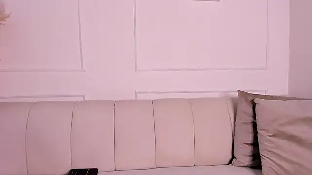 Emma jonness online show from February 5, 2025, 8:35 pm