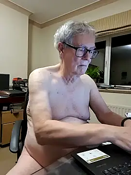 Snapshot of alan_inlondon chatting on November 26, 2025, 11:49 pm alan inlondon online show from November 26, 2025, 11:49 pm