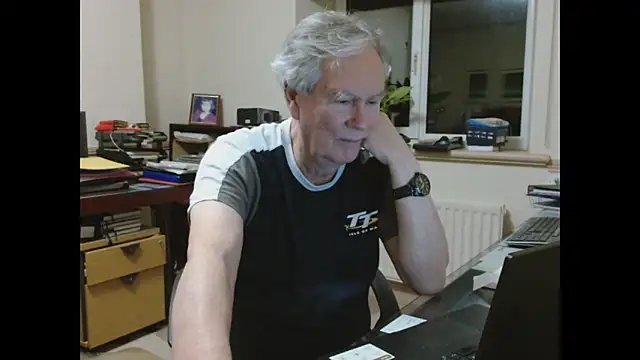 Snapshot of alan_inlondon chatting on February 15, 2026, 10:52 pm alan inlondon online show from February 15, 2026, 10:52 pm