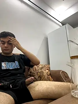 Snapshot of Ffhdr chatting on October 6, 2025, 4:19 pm Ffhdr online show from October 6, 2025, 4:19 pm