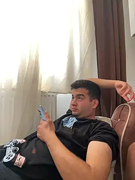 Snapshot of Ffhdr chatting on November 1, 2025, 12:43 pm Ffhdr online show from November 1, 2025, 12:43 pm