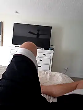 couple211 online show from April 17, 2026, 3:04 pm