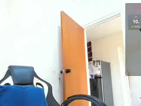 ebonnylatinx online show from March 6, 2025, 6:05 pm