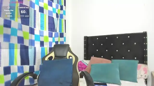 ebonnylatinx online show from April 4, 2026, 7:42 pm