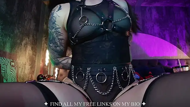 Snapshot of Charlotte_Germanotta_ chatting on January 14, 2026, 5:05 pm Charlotte Germanotta online show from January 14, 2026, 5:05 pm